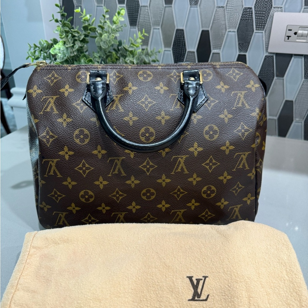 Louis Vuitton vintage speedy 30.